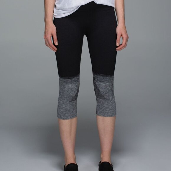LULULEMON 8 Seamlessly Street Heathered Black Cropped Leggings High Compression - Picture 1 of 13